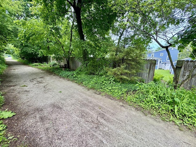 1350 Saint Johns Ave, Highland Park, IL 60035 - view of road