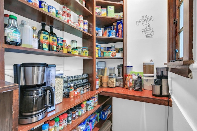310 Davidson Dr, Champaign, IL 61821 - view of pantry