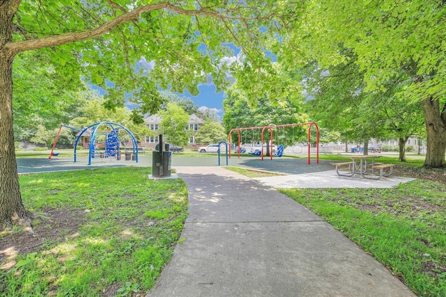 310 Davidson Dr, Champaign, IL 61821 - view of community featuring a yard