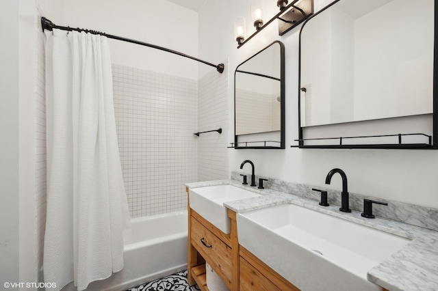 2750 N Wayne Ave Unit G, Chicago, IL 60614 - full bath featuring shower / tub combo and double vanity