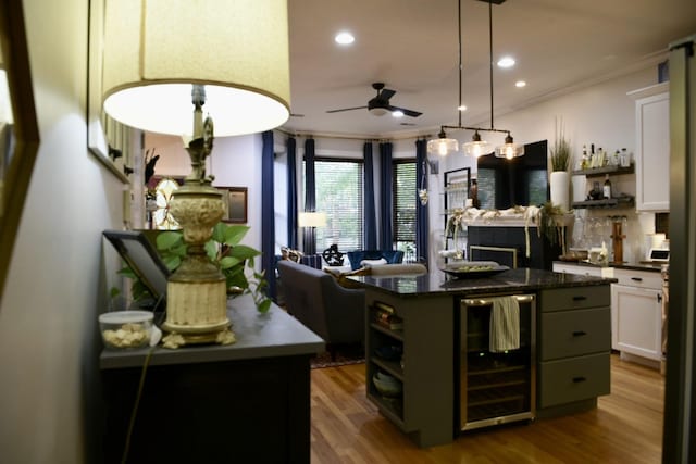 5206 N Winthrop Ave Unit 1, Chicago, IL 60640 - hallway featuring wood finished floors and baseboards
