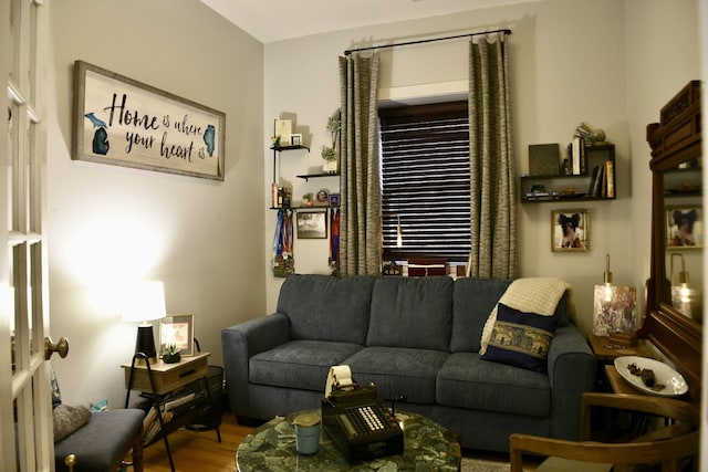 5206 N Winthrop Ave Unit 1, Chicago, IL 60640 - hall with wood finished floors and baseboards