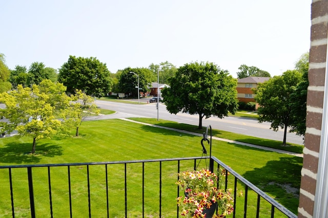 9820 S Pulaski Ave Unit 218, Oak Lawn, IL 60453 - view of grassy yard