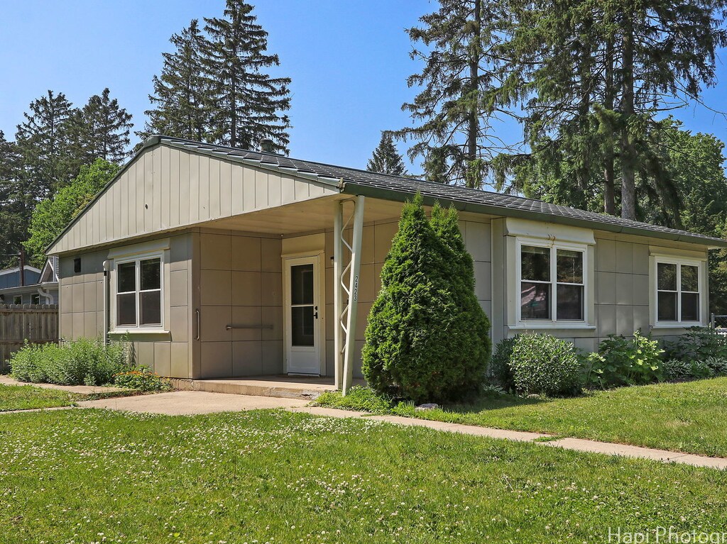 2423 Mogra Dr, Mchenry, IL 60050 - photo 1