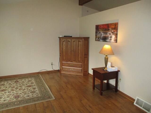 402 Heritage Ln, Ottawa, IL 61350 - spare room featuring wood finished floors and baseboards