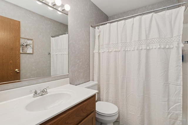 125 W Sprucewood Ln, Round Lake Beach, IL 60073 - full bath featuring vanity and a shower with curtain