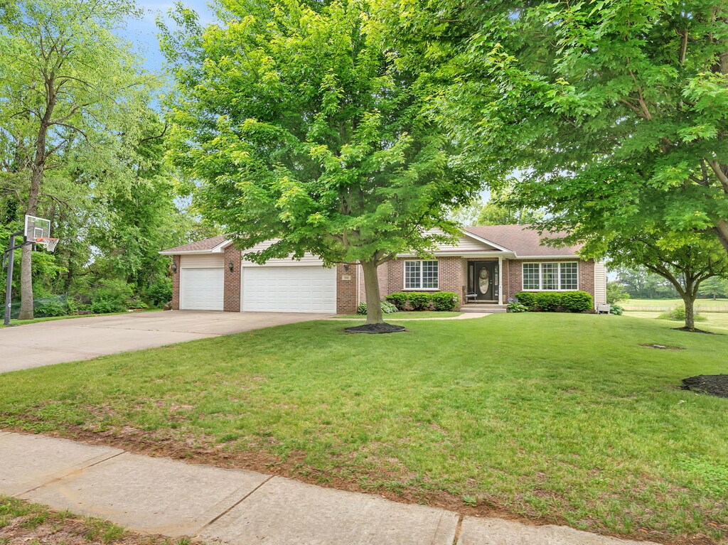 350 Fairway Dr, Essex, IL 60935 - photo 1