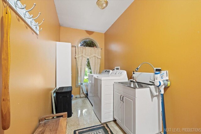 13851 S Janas Pkwy, Homer Glen, IL 60491 - washroom featuring washer and clothes dryer, baseboards, and cabinet space