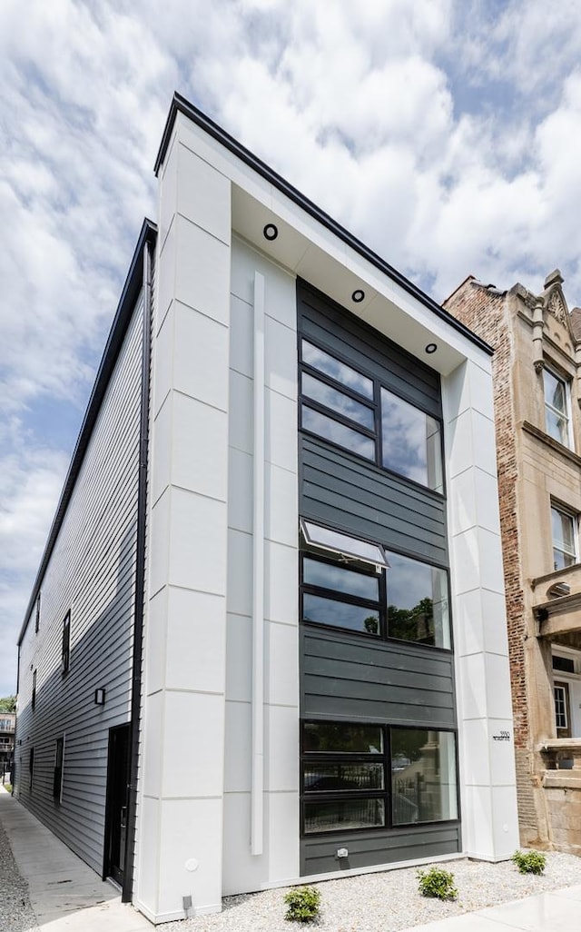 5530 S Michigan Ave, Chicago, IL 60637 - view of building exterior