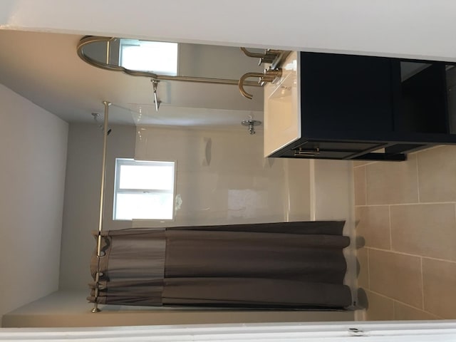 2404 E 97th St, Chicago, IL 60617 - view of bathroom
