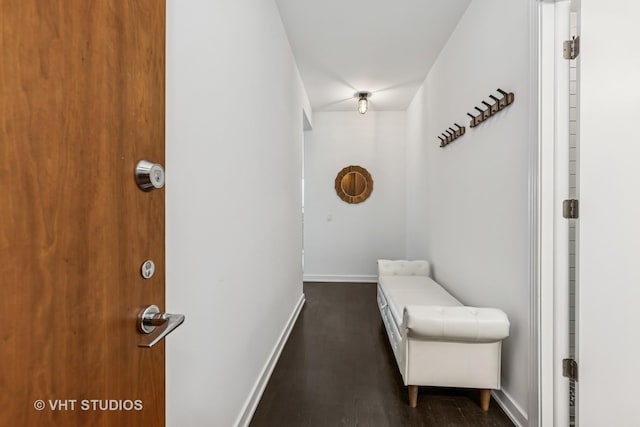 501 N Clinton St Unit 1804, Chicago, IL 60654 - hallway featuring baseboards and dark wood-style floors