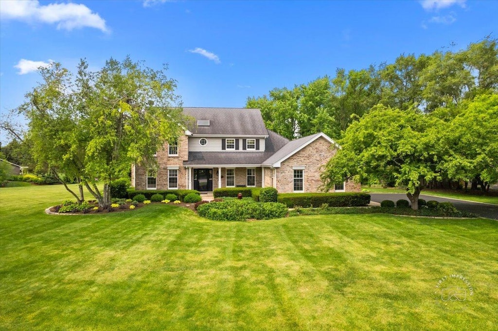 8N190 Sunvale Dr, Elgin, IL 60124 - photo 1