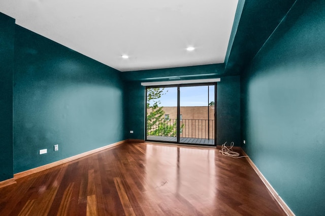 7200 N Ridge Blvd Unit 4H, Chicago, IL 60645 - unfurnished room featuring wood finished floors and recessed lighting