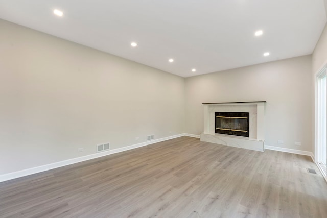 530 Old Oak Cir, Algonquin, IL 60102 - unfurnished living room with light wood-style floors, baseboards, recessed lighting, and a fireplace