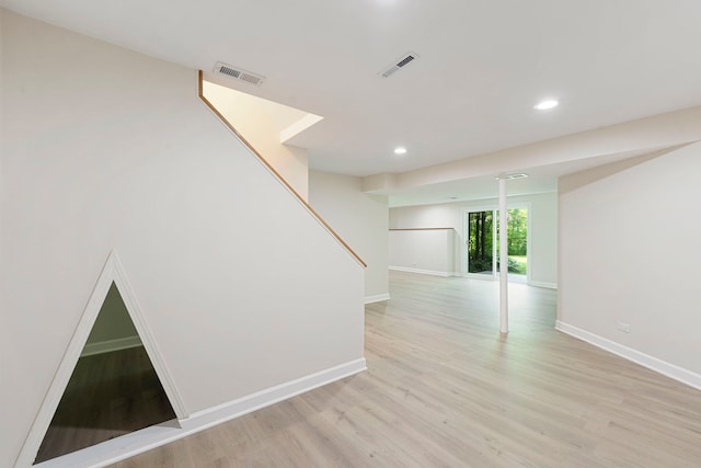 530 Old Oak Cir, Algonquin, IL 60102 - unfurnished room featuring baseboards, light wood finished floors, and recessed lighting