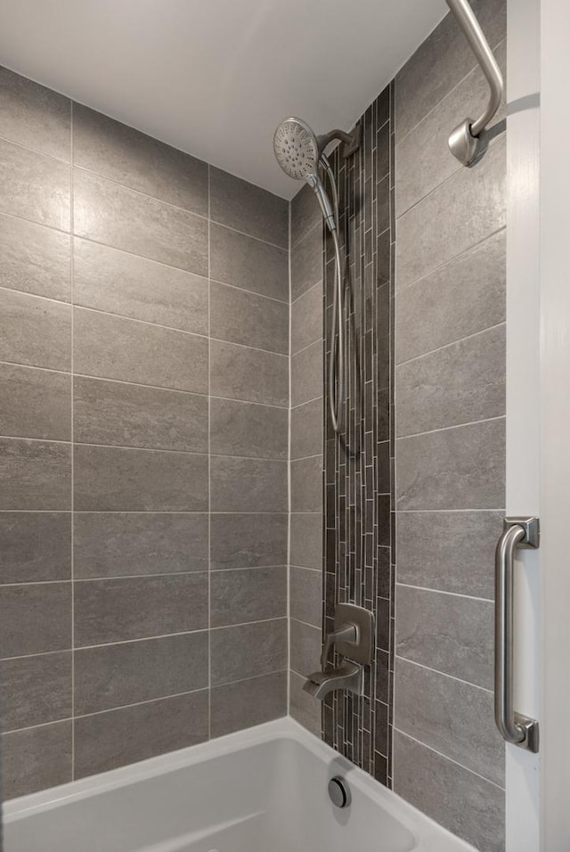 314 Catalpa Ave, Itasca, IL 60143 - full bathroom with bathing tub / shower combination