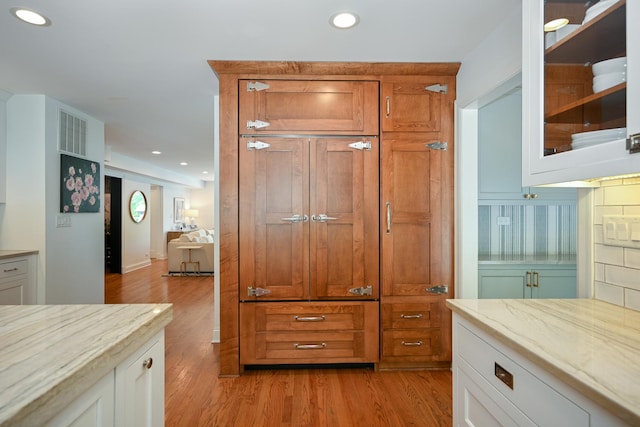 714 Turner Ave, Glen Ellyn, IL 60137 - detailed view of wood finished floors and recessed lighting