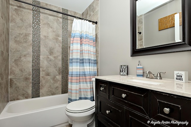 1381 Regency Ln, Lake Villa, IL 60046 - full bathroom with toilet, vanity, and shower / tub combo with curtain