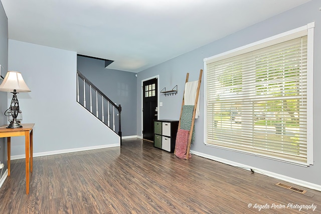 1381 Regency Ln, Lake Villa, IL 60046 - foyer featuring wood finished floors, stairway, and baseboards