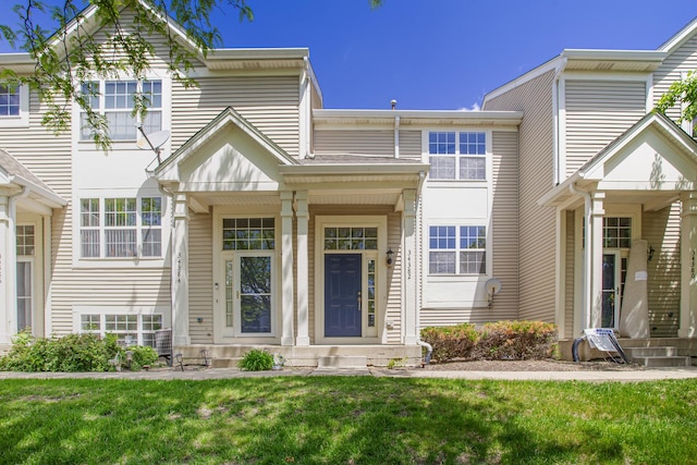 34382 N Aster Ct, Round Lake Beach, IL 60073 - view of property with a front lawn