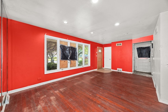 505 E 146th St, Dolton, IL 60419 - unfurnished room featuring wood finished floors, baseboards, and recessed lighting