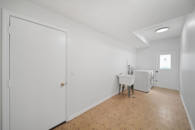 720 Dunhill Dr, Buffalo Grove, IL 60089 - laundry area featuring washer / dryer and baseboards