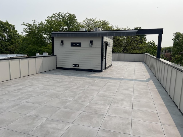 4242 N Winchester Ave, Chicago, IL 60613 - view of patio