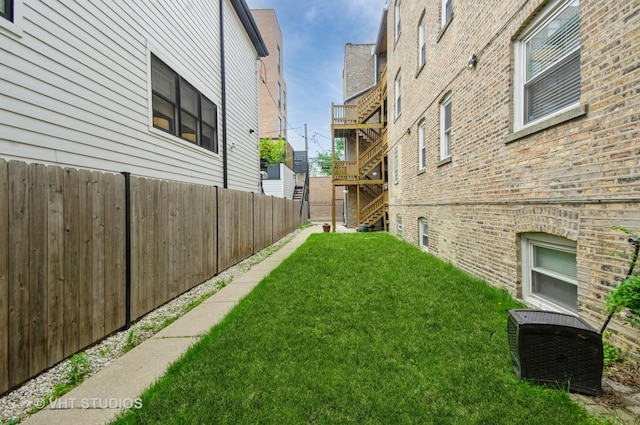1849 W Newport Ave Unit 1, Chicago, IL 60657 - view of yard with stairs
