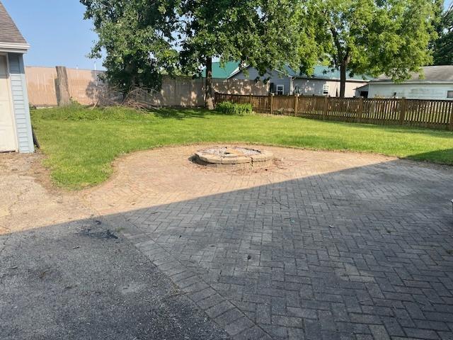 114 Dante Ct, Shorewood, IL 60404 - view of yard featuring a patio area