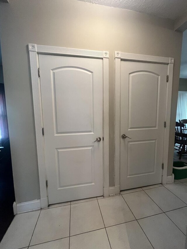 1131 S Nelson Ave, Kankakee, IL 60901 - detailed view of baseboards