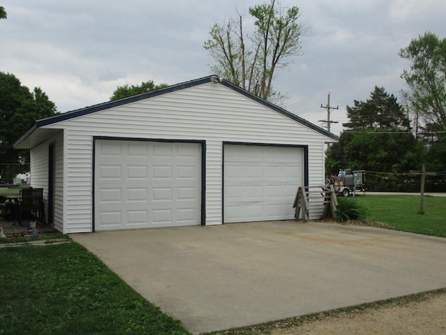 411 S Walnut St, Forreston, IL 61030 - view of detached garage