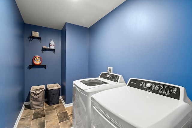 6012 Winterhaven Dr, Joliet, IL 60431 - laundry area featuring washer and dryer and baseboards