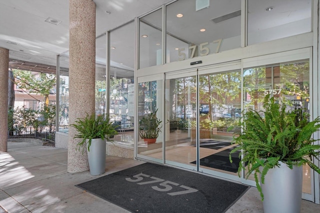 5757 N Sheridan Rd Unit 5J, Chicago, IL 60660 - view of exterior entry
