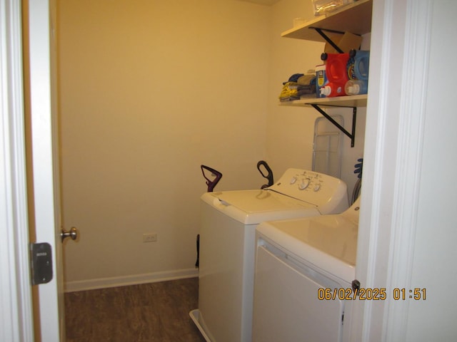 553 Hemmingsen St, Plano, IL 60545 - laundry room featuring washing machine and clothes dryer, dark wood-type flooring, and baseboards