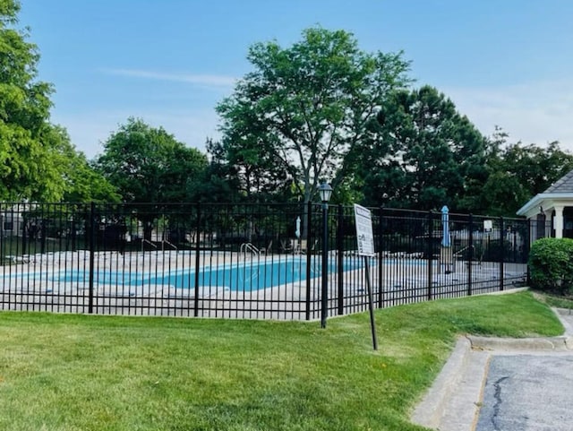2349 County Farm Ln, Schaumburg, IL 60194 - view of community pool