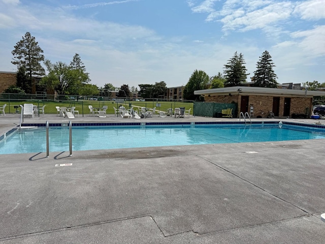 120 Collen Dr Unit 219, Lombard, IL 60148 - community pool with a patio area