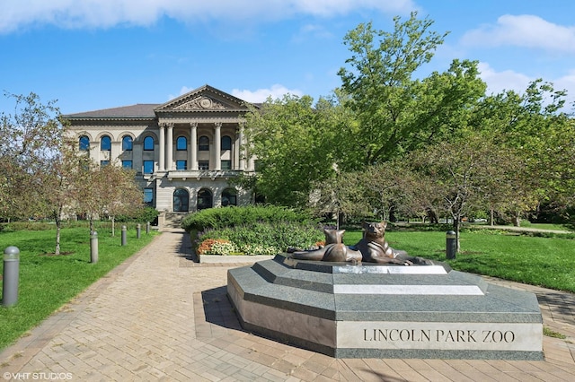 2125 N Clark St Unit 3, Chicago, IL 60614 - view of property's community featuring a yard