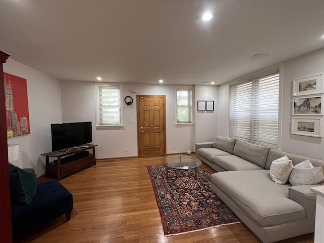 2125 N Clark St Unit 3, Chicago, IL 60614 - living room with light wood-style floors and recessed lighting