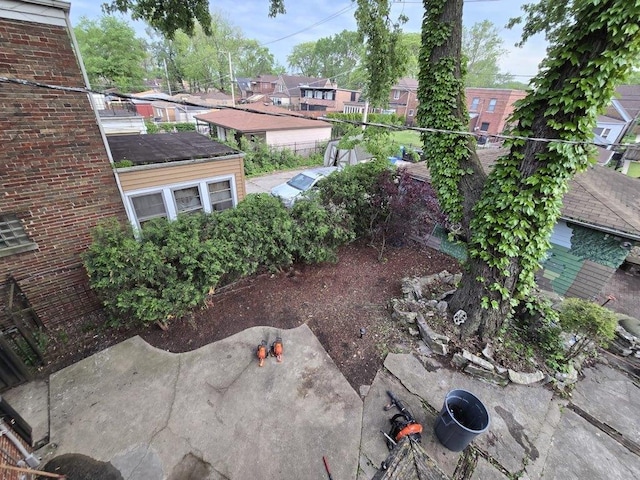 8214 S Yates Blvd, Chicago, IL 60617 - view of yard with a residential view