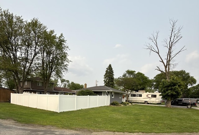 95 Manhattan Dr, Streator, IL 61364 - view of yard