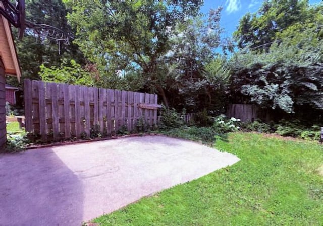 204 W Florida Ave, Urbana, IL 61801 - view of yard featuring a patio area