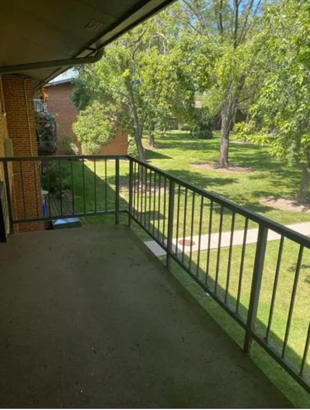1840 W Hatherleigh Ct Unit 2D, Mount Prospect, IL 60056 - view of balcony