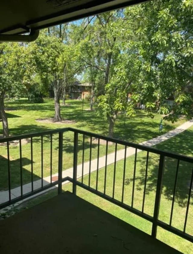 1840 W Hatherleigh Ct Unit 2D, Mount Prospect, IL 60056 - view of balcony