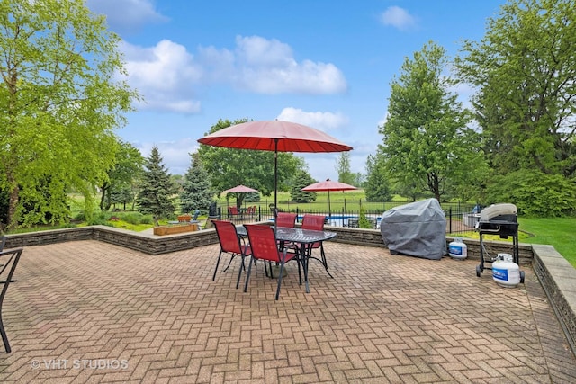 3022 Woods Creek Ln, Algonquin, IL 60102 - view of patio featuring a grill and outdoor dining space