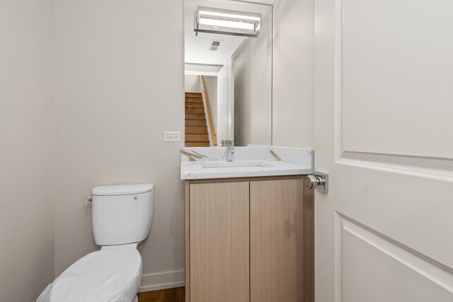 6513 S Langley Ave, Chicago, IL 60637 - half bath with vanity and toilet