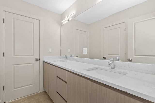 6513 S Langley Ave, Chicago, IL 60637 - bathroom with double vanity