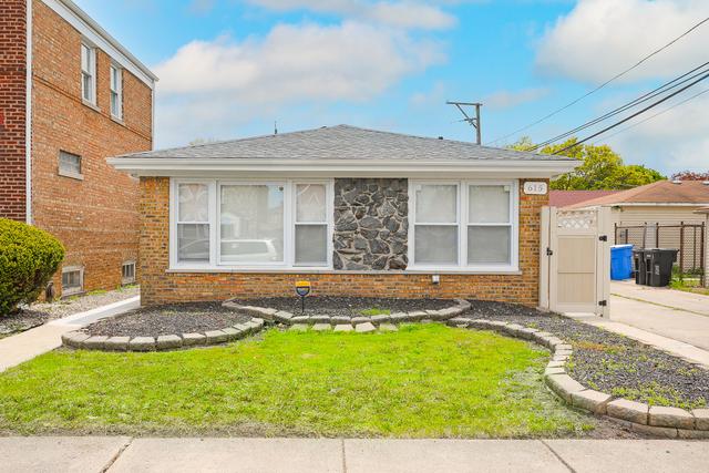 615 E 101st Pl, Chicago, IL 60628 - bungalow-style house featuring brick siding