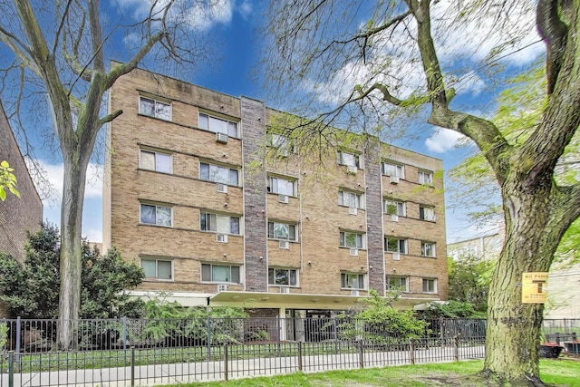 1415 W Lunt Ave Unit 203, Chicago, IL 60626 - view of apartment building / complex