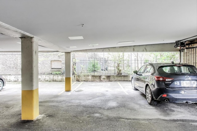 1415 W Lunt Ave Unit 203, Chicago, IL 60626 - view of parking deck