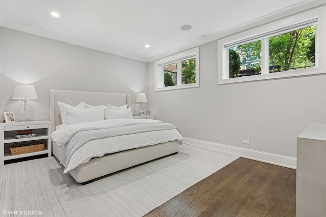 843 W Buckingham Pl Unit 1W, Chicago, IL 60657 - bedroom with baseboards, dark wood finished floors, crown molding, and recessed lighting